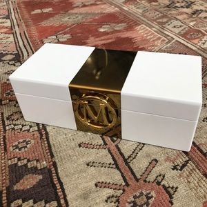 🛑SOLD🛑Glossy white box with gold m. Velvet